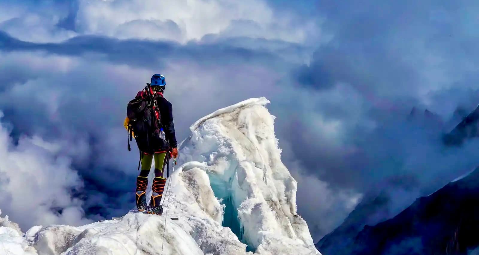 Lobuche East Peak Climbing With Everest Base Camp 3